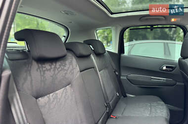 Позашляховик / Кросовер Peugeot 3008 2012 в 