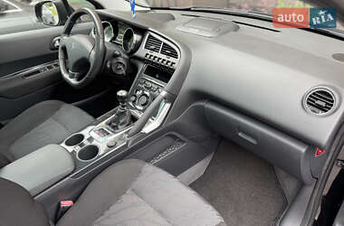 Позашляховик / Кросовер Peugeot 3008 2012 в 