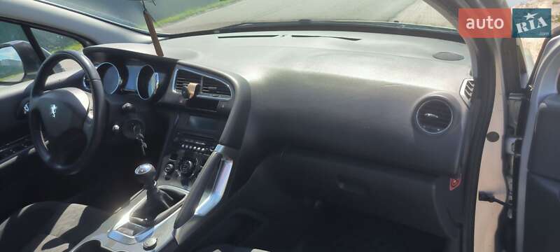 Позашляховик / Кросовер Peugeot 3008 2011 в Львові