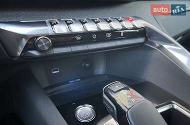 Внедорожник / Кроссовер Peugeot 3008 2020 в 