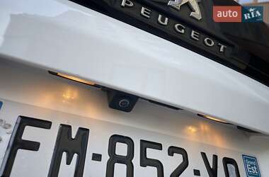 Внедорожник / Кроссовер Peugeot 3008 2020 в 