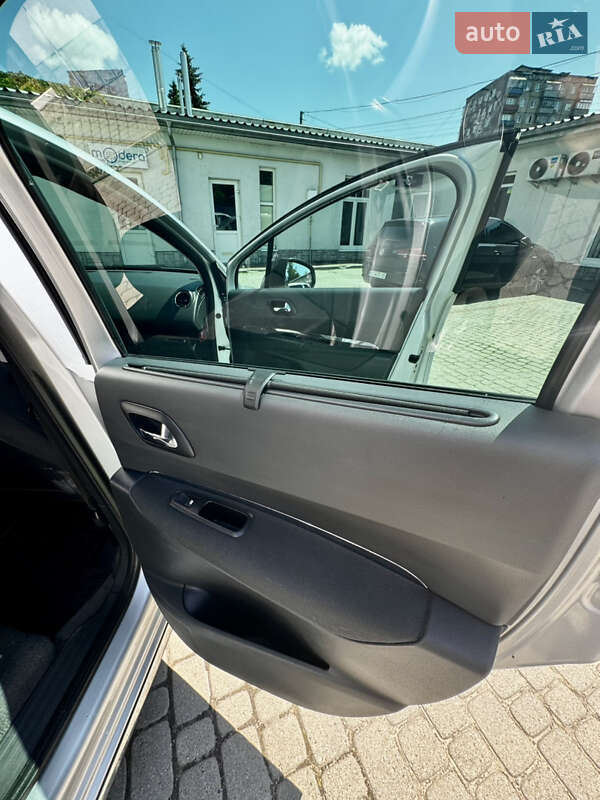 Позашляховик / Кросовер Peugeot 3008 2011 в Львові