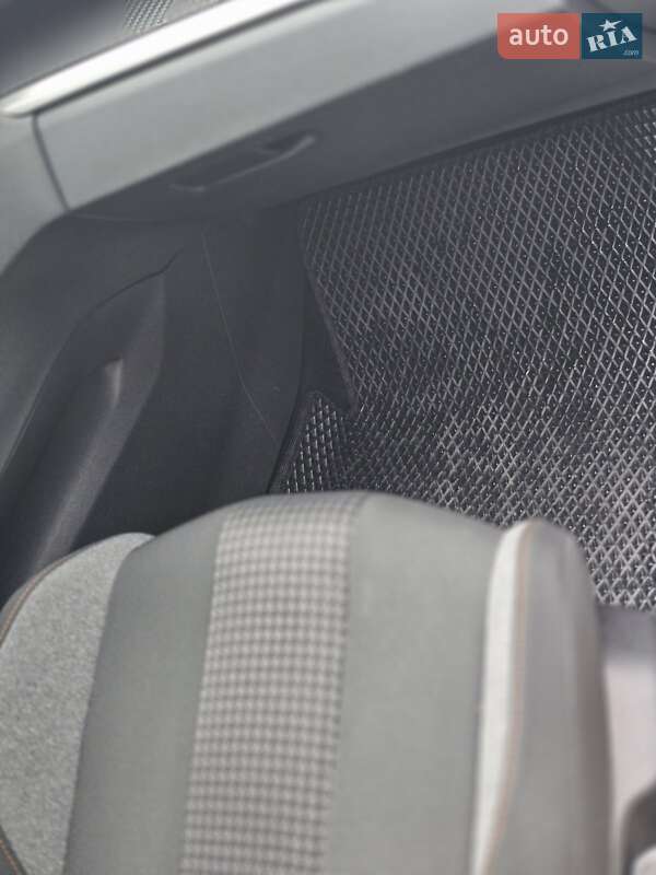 Позашляховик / Кросовер Peugeot 3008 2018 в Добротворі