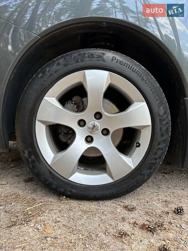Позашляховик / Кросовер Peugeot 3008 2010 в Білогородці