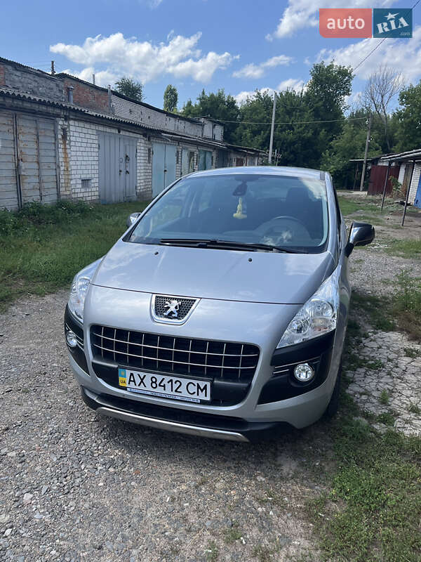 Внедорожник / Кроссовер Peugeot 3008 2011 в 