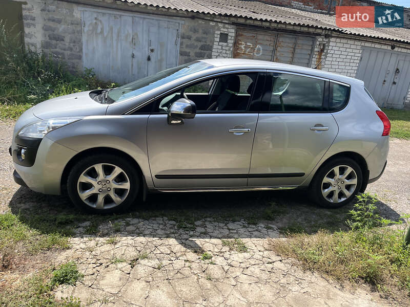 Позашляховик / Кросовер Peugeot 3008 2011 в Зміїві