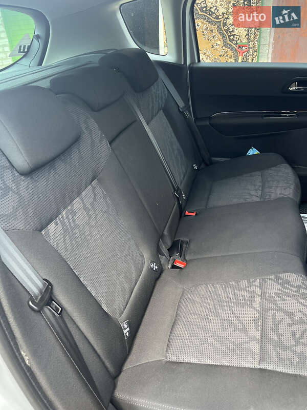 Позашляховик / Кросовер Peugeot 3008 2011 в Зміїві