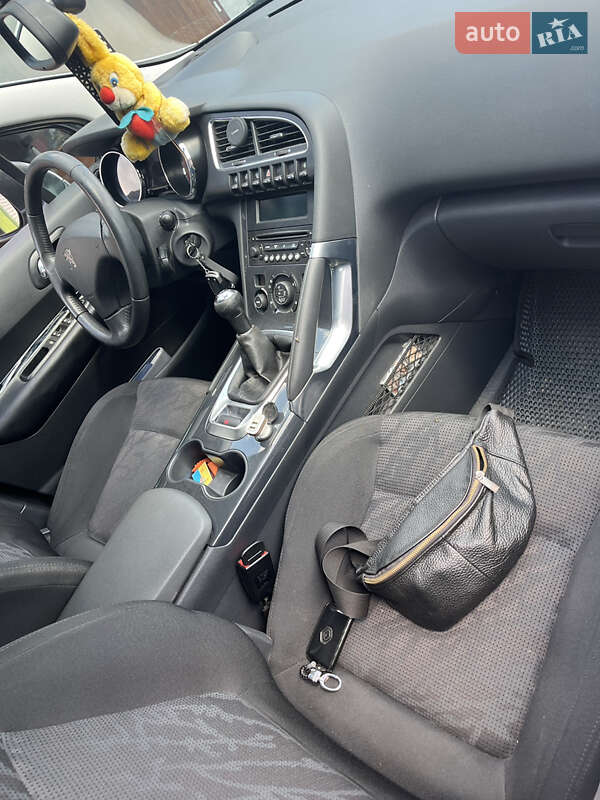 Позашляховик / Кросовер Peugeot 3008 2011 в Зміїві