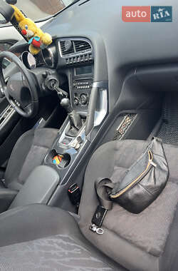 Внедорожник / Кроссовер Peugeot 3008 2011 в 