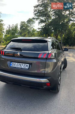 Внедорожник / Кроссовер Peugeot 3008 2021 в 