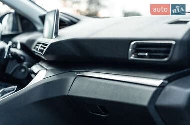 Позашляховик / Кросовер Peugeot 3008 2020 в 