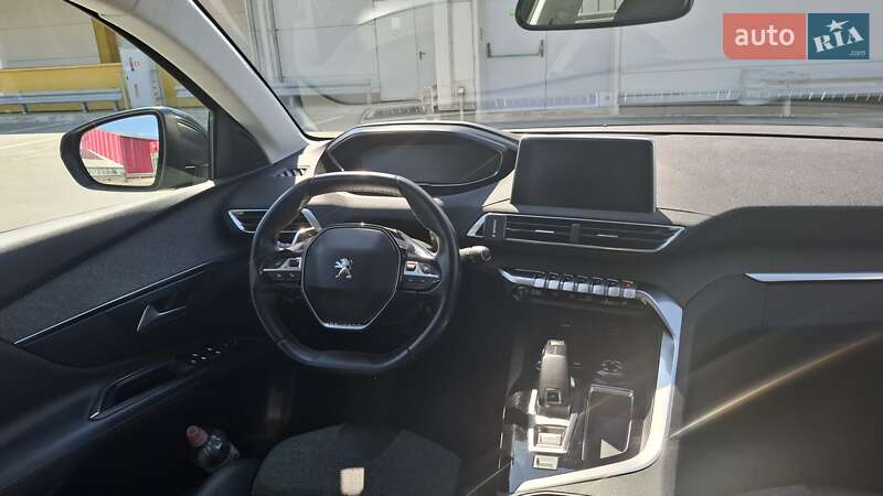 Внедорожник / Кроссовер Peugeot 3008 2020 в Киеве