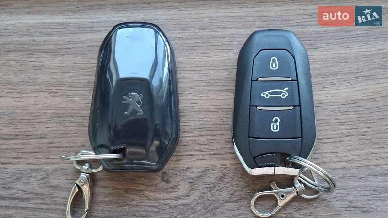 Внедорожник / Кроссовер Peugeot 3008 2020 в Киеве