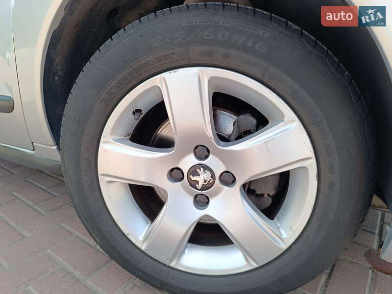 Внедорожник / Кроссовер Peugeot 3008 2015 в Ровно