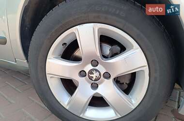 Внедорожник / Кроссовер Peugeot 3008 2015 в 