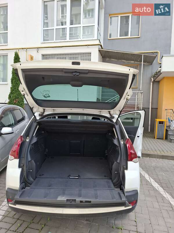 Позашляховик / Кросовер Peugeot 3008 2014 в Львові