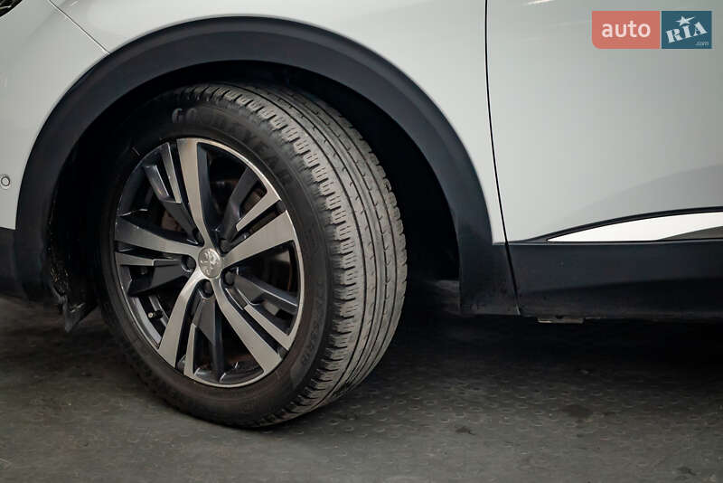 Внедорожник / Кроссовер Peugeot 3008 2016 в Киеве