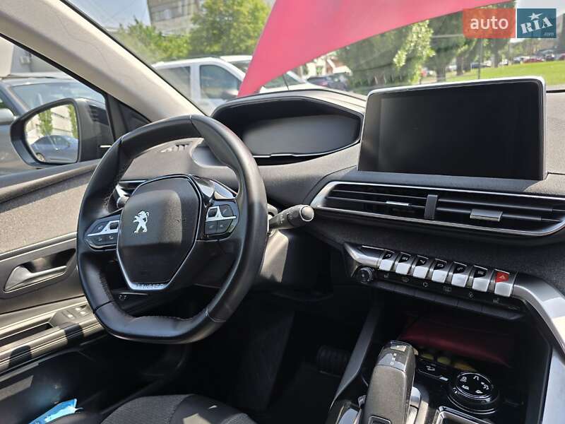Внедорожник / Кроссовер Peugeot 3008 2017 в Киеве