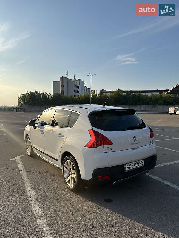 Позашляховик / Кросовер Peugeot 3008 2012 в Харкові