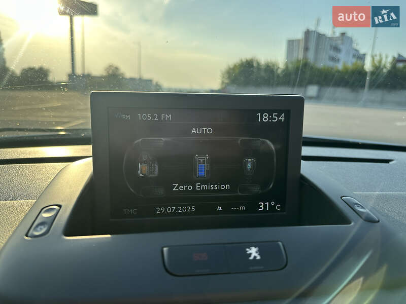 Позашляховик / Кросовер Peugeot 3008 2012 в Харкові