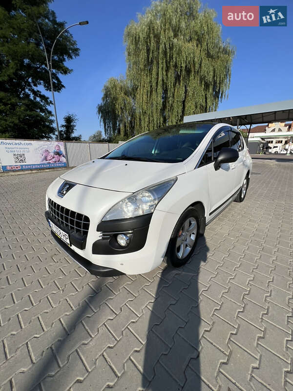 Внедорожник / Кроссовер Peugeot 3008 2011 в Черновцах