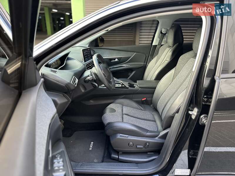 Внедорожник / Кроссовер Peugeot 3008 2017 в Киеве