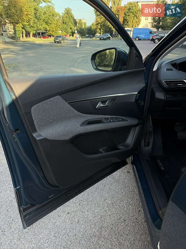 Внедорожник / Кроссовер Peugeot 3008 2021 в Черкассах фото 17 Внедорожник / Кроссовер Peugeot 3008 2021 в Черкассах