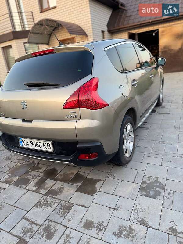 Позашляховик / Кросовер Peugeot 3008 2011 в Іллінцях