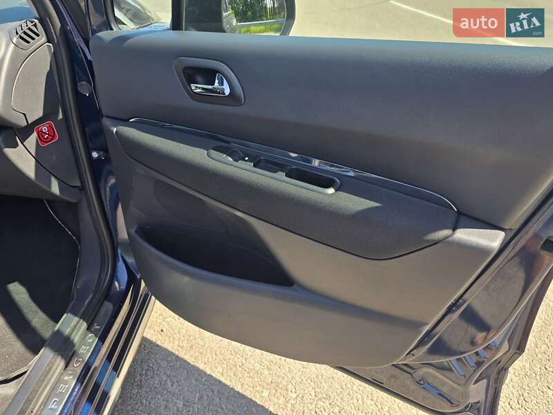 Позашляховик / Кросовер Peugeot 3008 2010 в Ковелі