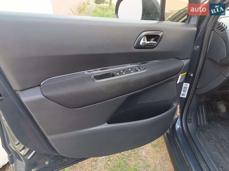 Позашляховик / Кросовер Peugeot 3008 2011 в Калуші