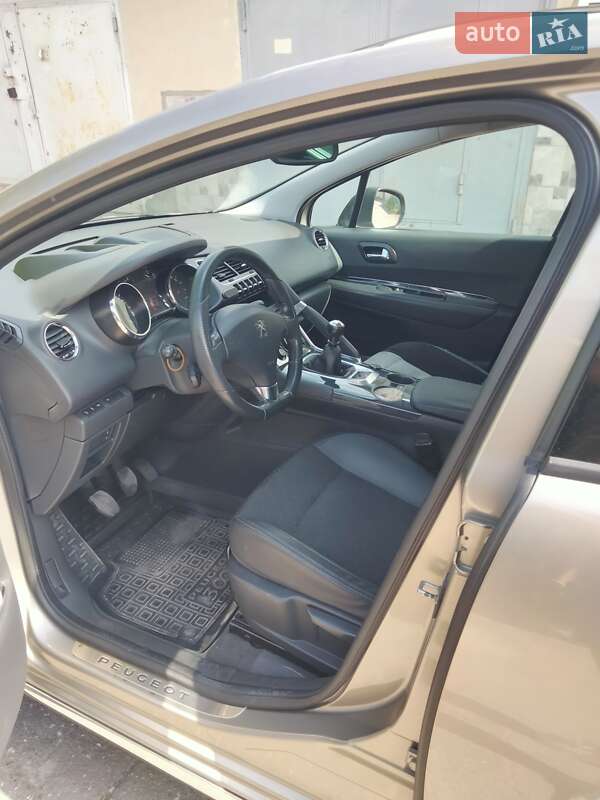 Хэтчбек Peugeot 3008 2013 в Тернополе