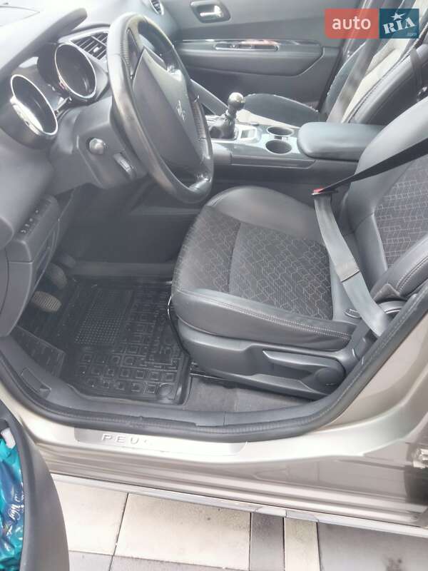 Хэтчбек Peugeot 3008 2013 в Тернополе