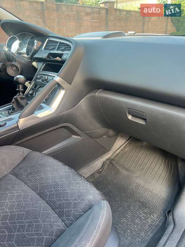 Позашляховик / Кросовер Peugeot 3008 2014 в Рівному