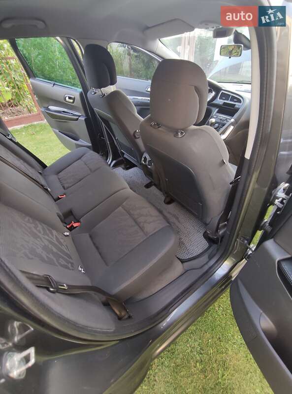 Позашляховик / Кросовер Peugeot 3008 2012 в Пустомитах