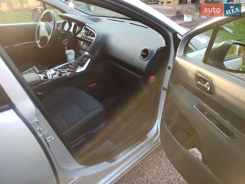 Внедорожник / Кроссовер Peugeot 3008 2012 в Овруче