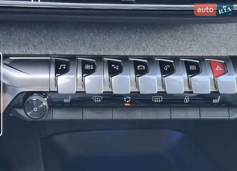 Внедорожник / Кроссовер Peugeot 3008 2019 в Киеве