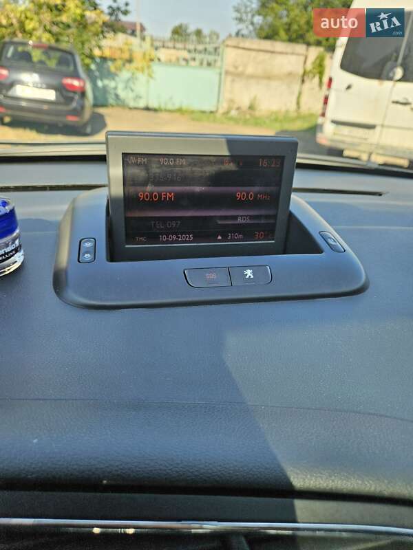 Внедорожник / Кроссовер Peugeot 3008 2011 в Стрые фото 15 Внедорожник / Кроссовер Peugeot 3008 2011 в Стрые