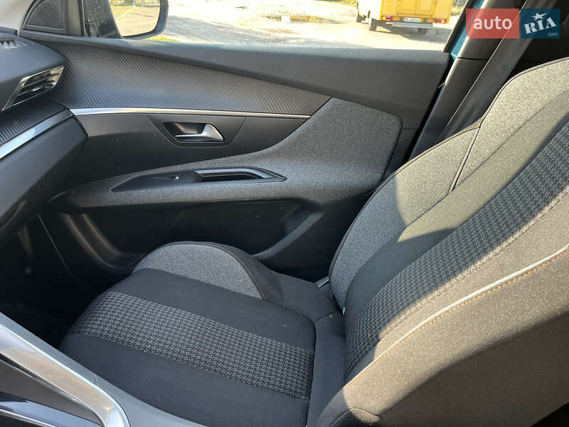 Внедорожник / Кроссовер Peugeot 3008 2021 в Киеве