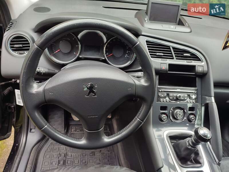Позашляховик / Кросовер Peugeot 3008 2011 в Львові