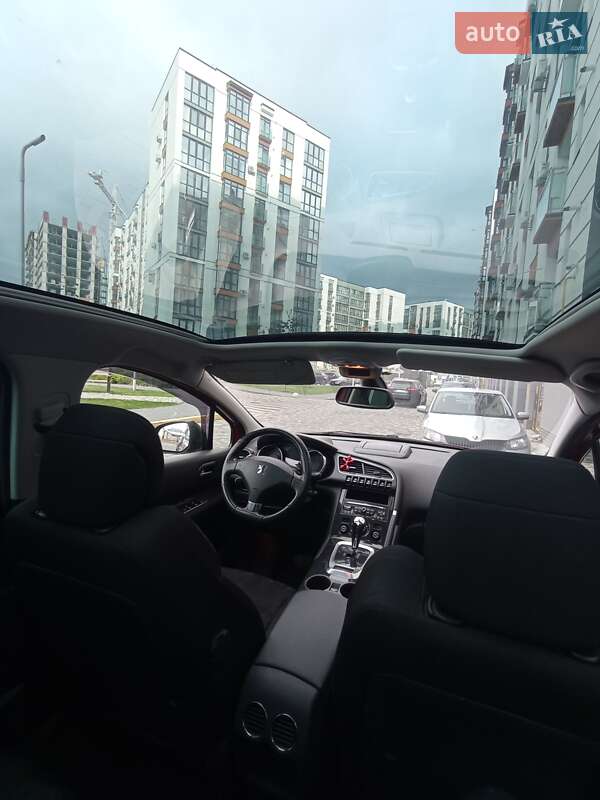 Позашляховик / Кросовер Peugeot 3008 2011 в Івано-Франківську