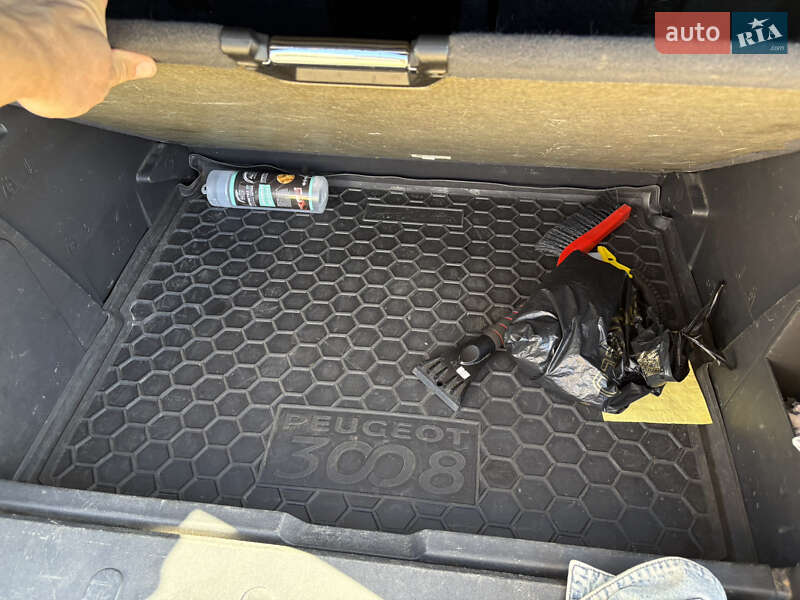 Позашляховик / Кросовер Peugeot 3008 2014 в Пустомитах