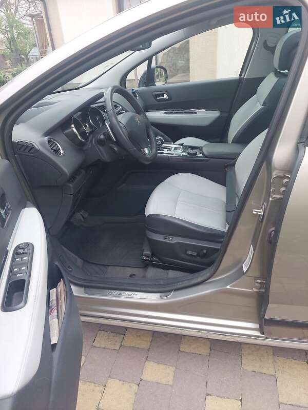 Позашляховик / Кросовер Peugeot 3008 2013 в Нововолинську