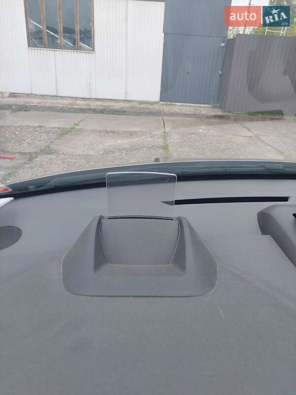 Позашляховик / Кросовер Peugeot 3008 2013 в Нововолинську