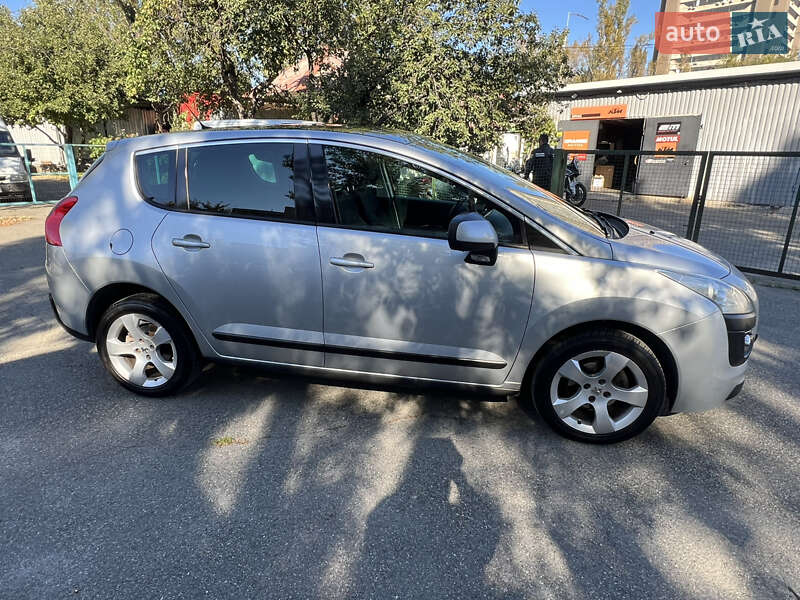 Позашляховик / Кросовер Peugeot 3008 2011 в Києві