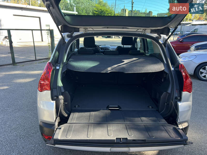 Позашляховик / Кросовер Peugeot 3008 2011 в Києві