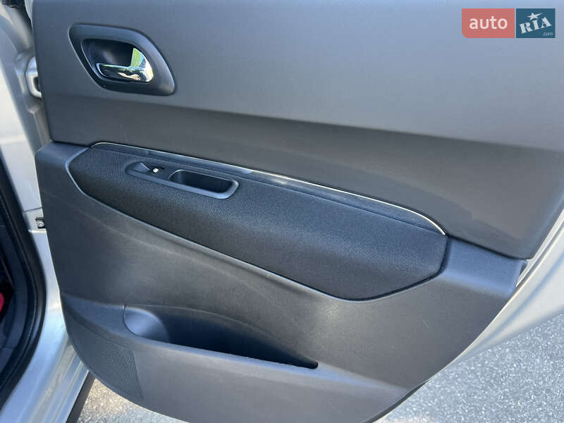 Позашляховик / Кросовер Peugeot 3008 2011 в Києві