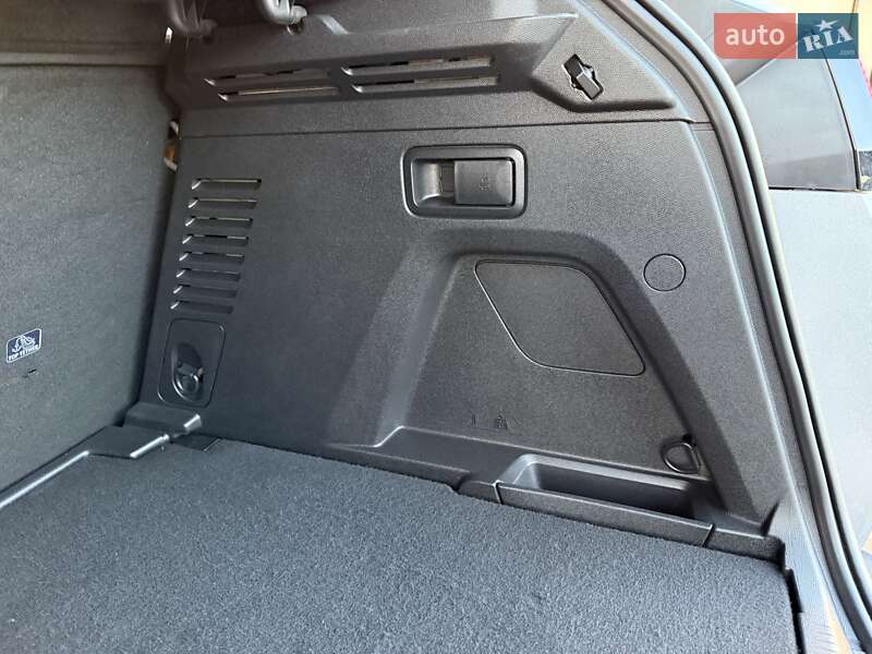 Позашляховик / Кросовер Peugeot 3008 2020 в Стрию