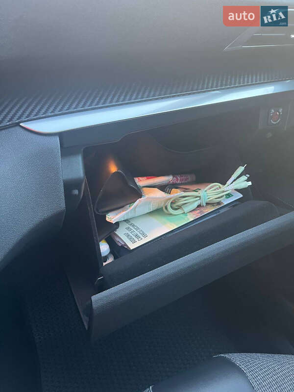 Внедорожник / Кроссовер Peugeot 3008 2019 в Долине фото 45 Внедорожник / Кроссовер Peugeot 3008 2019 в Долине