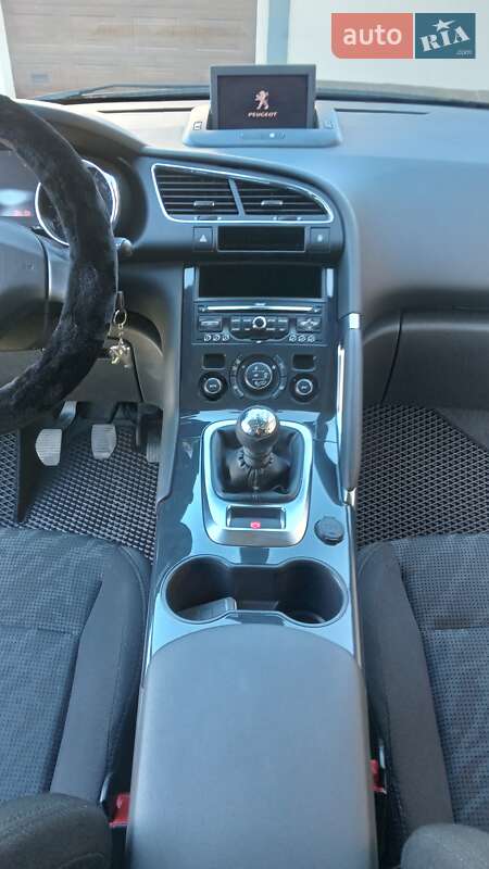 Позашляховик / Кросовер Peugeot 3008 2011 в Коломиї