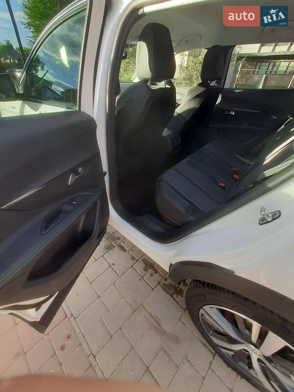 Позашляховик / Кросовер Peugeot 3008 2021 в Ужгороді